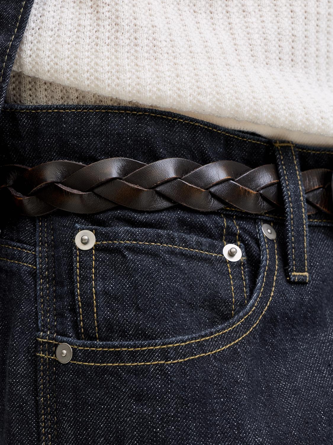 model_shot-detail